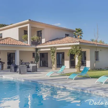 Villa Stunning 4 Bedroom With Pool - Dodo Et Tartine *